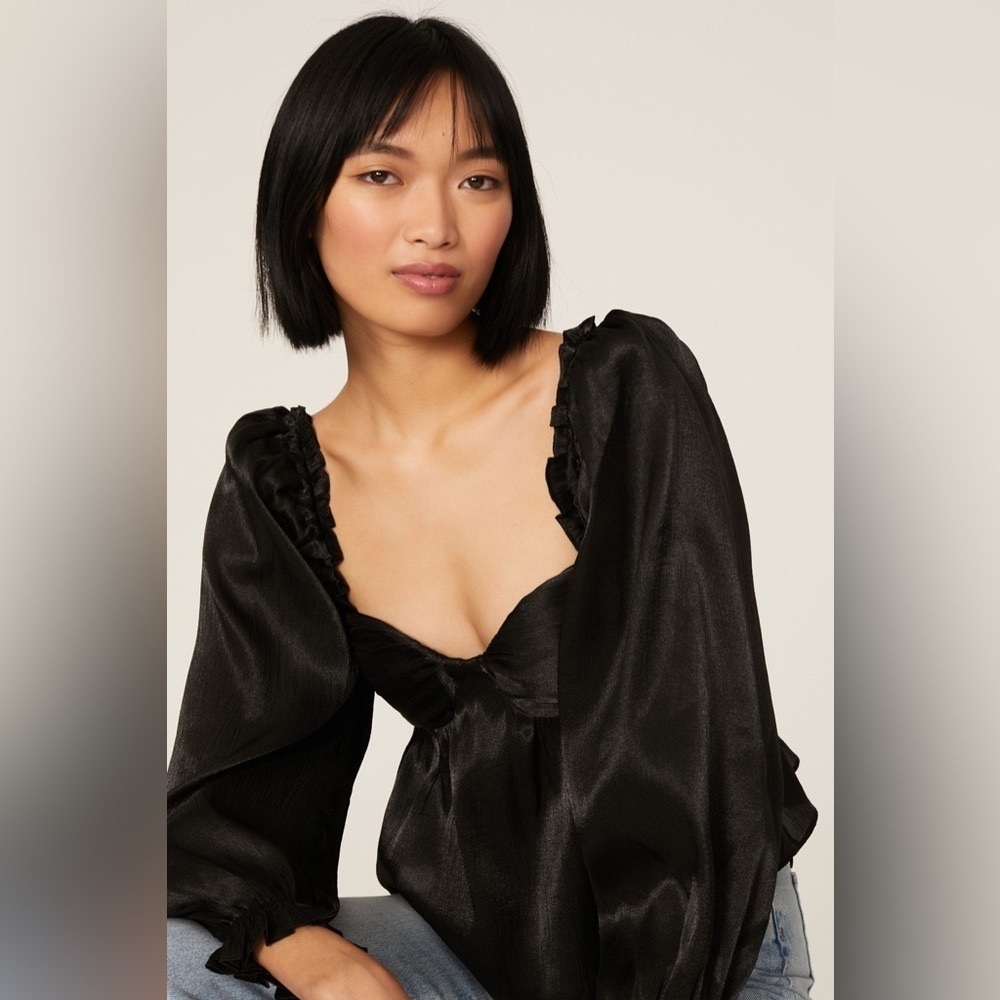 ASTR the label Irene Sweetheart Satin Top Long Puff Sleeve Black Sz M Whimsigoth
